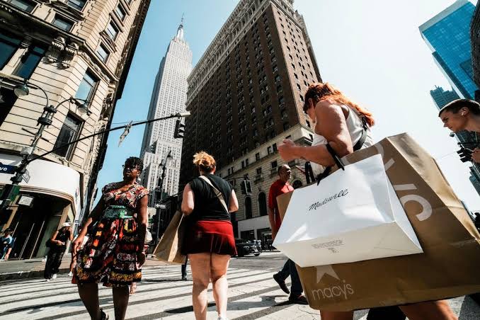 US consumer sentiment slumps to record low in April; inflation expectations rise