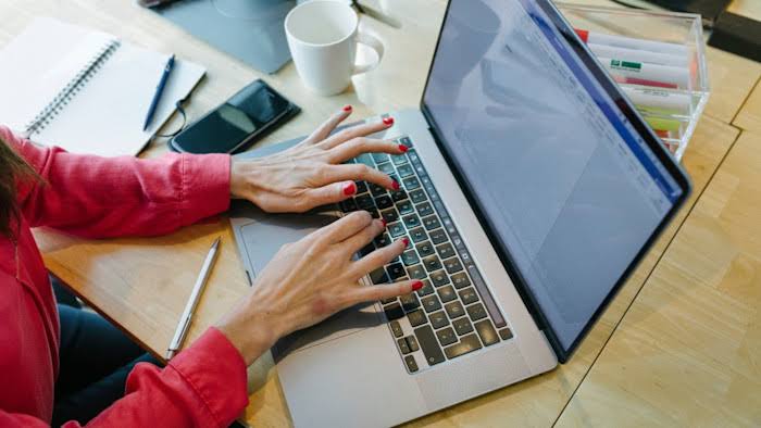 Clients’ barrage of AI-generated queries risks pushing up lawyers’ fees