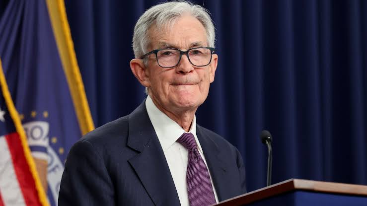 Powell: Fed yet to decide on whether to "look through" war's impact