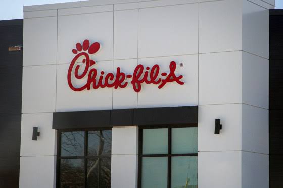 Chick-fil-A worker accused of criminal mac-tivity in $80,000 mac 'n' cheese fraud, police say