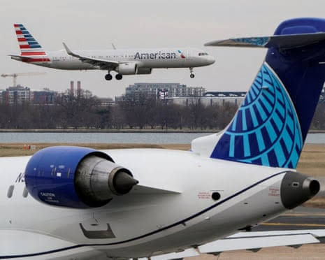 United Airlines CEO reportedly pitched merger with American, sparking competition fears