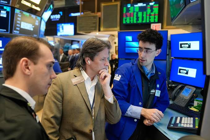 Stock market today: Dow, S&P 500, Nasdaq futures stall with Strait of Hormuz still blocked ahead of peace talks