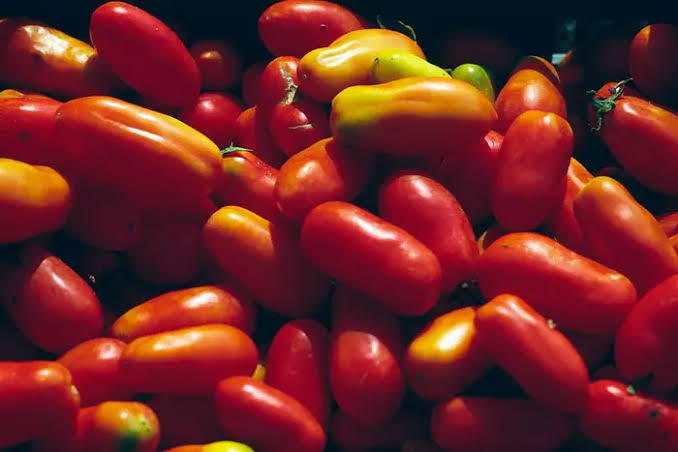 Early Addition: Cento accused of putting fraudulent tomatoes in 'San Marzano' cans