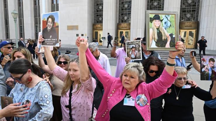 1 down, 1000s to go: A landmark verdict could reshape social media | CNN Business