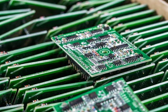 Rosenblatt Bullish on Micron Technology (MU) Amid Strong Revenue Growth