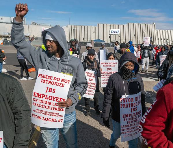 Workers plan to halt strike at major US meatpacking plant and resume negotiations