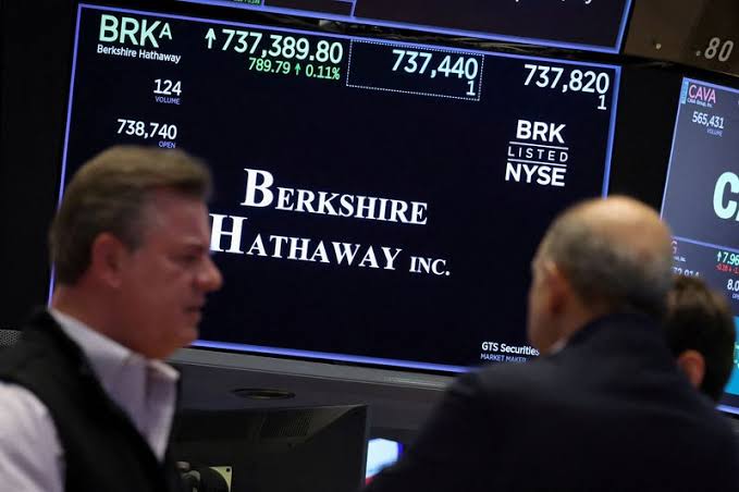 Berkshire Hathaway reports 18% jump in Q1 profit as cash hoard nears $400 billion