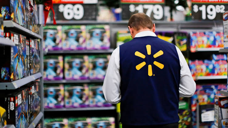Walmart cuts 1,000 roles to simplify operations, Reuters reports