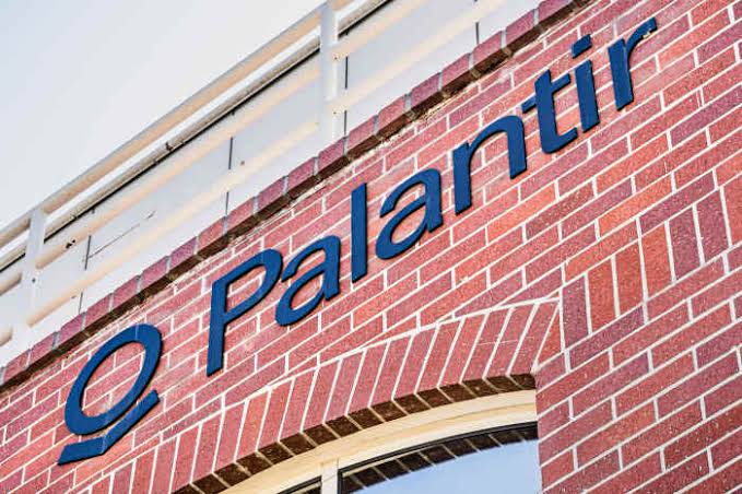 Palantir Stock Was Crushed by Anthropic Fears. President Trump Offers a Boost.