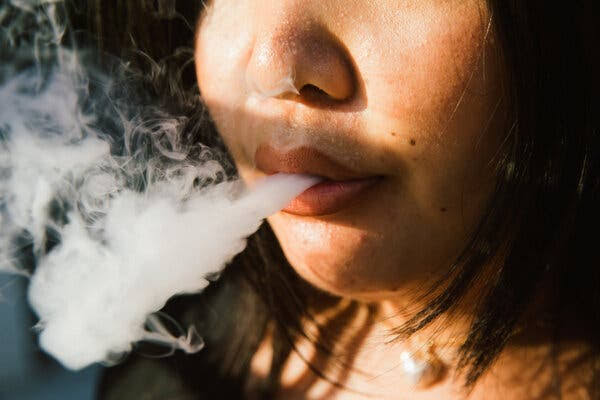 With Commissioner Under Pressure, F.D.A. Opens Door to Flavored Vapes