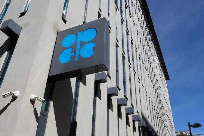 OPEC Signals Unity After U.A.E. Exit With Pledge to Boost Oil Output