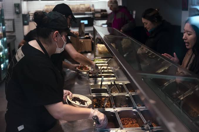 Chipotle Sales Beat as Chicken, Extra Protein Lure in Diners