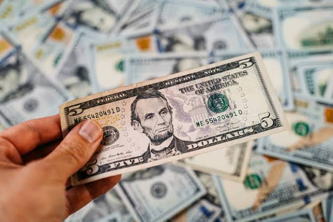 People Are Sharing The Seemingly Small Money-Saving Habits That Add Up Over Time