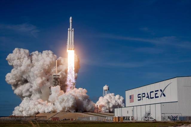 SpaceX confidentially files for IPO