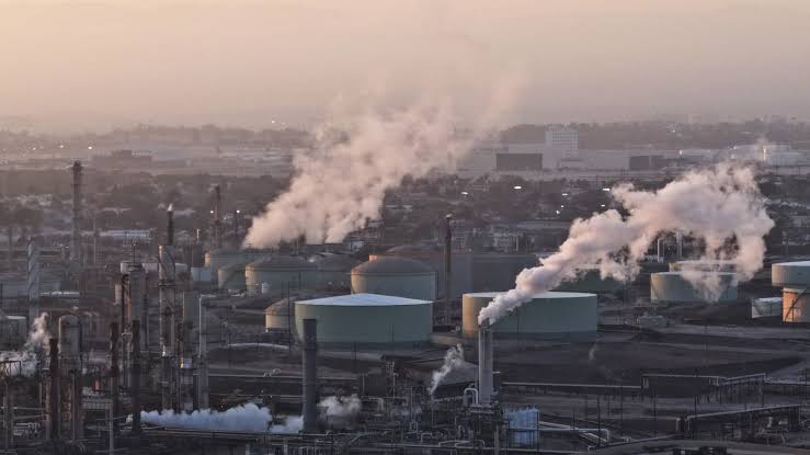 Oil extends declines as possible U.S.-Iran talks raise hopes for Mideast peace deal