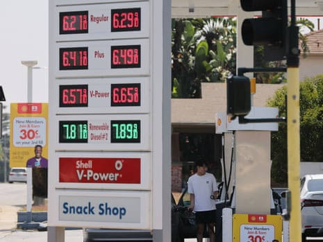 Average price of gas in California edges past $6 a gallon, highest level in four years