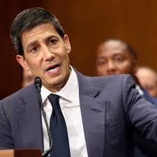 Fed nominee Warsh spars with Democratic senators over asset divestment plan