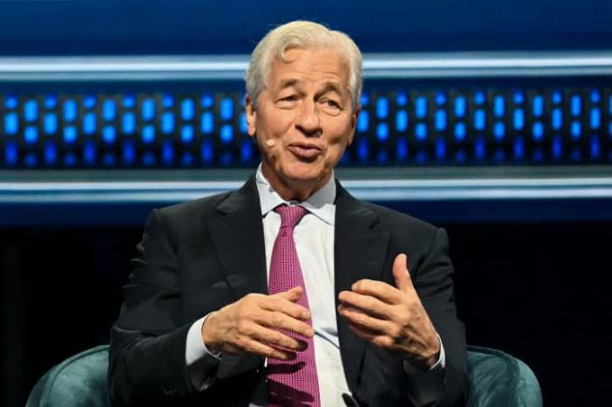 Jamie Dimon Has Moved on From Cockroaches. Why a ‘Skunk at the Party’ Is His New Concern.