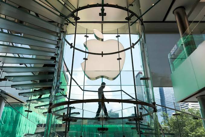 Here's How Much Traders Expect Apple Stock to Move After Earnings