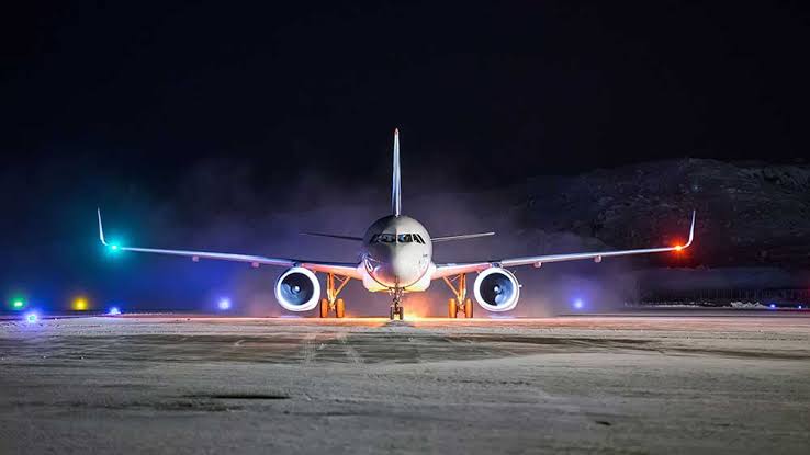 Airbus Lands $19 Bil Order; Boeing Wins Air Force One Contract