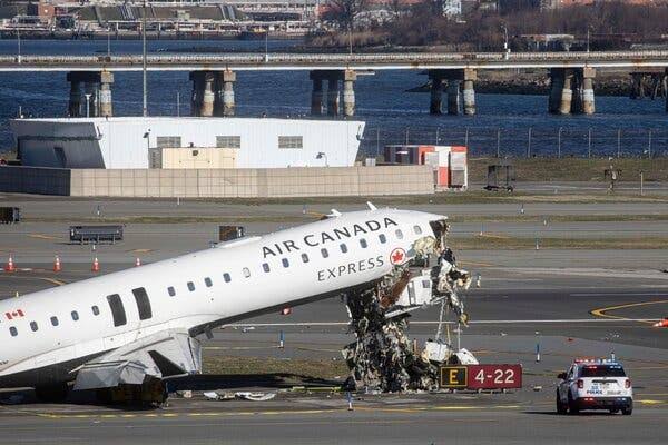 Investigators Said to Look at Whether LaGuardia Controller Stepped Away