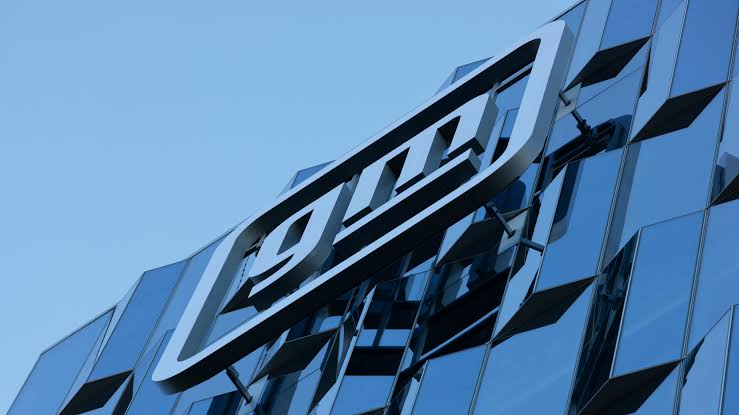 GM to cut hundreds of IT workers in department overhaul​