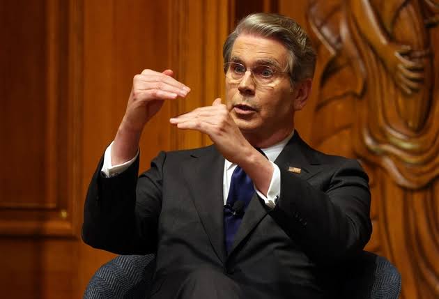 Bessent suggests Fed should hold off on rate cuts for now amid war uncertainty