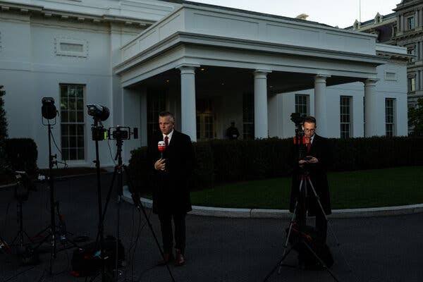 White House Warned Staff Not to Engage in Insider Trading Amid War With Iran