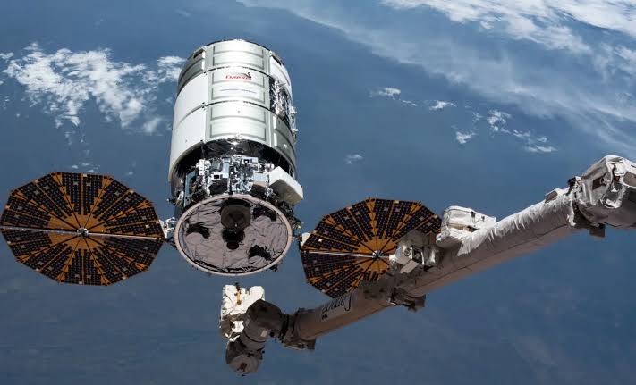 NASA Astronauts Prepare for Cygnus Cargo Mission That Will Transform Science