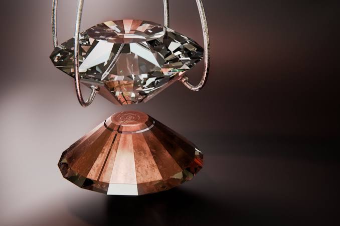 Magnetic 'super lenses' open new window on high-temperature superconductors