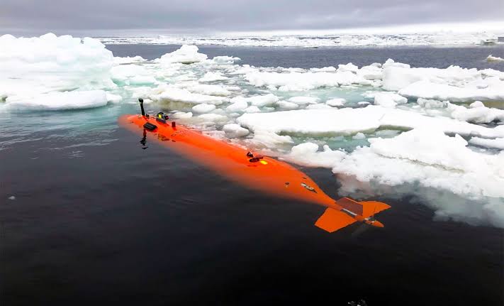 Submarine finds unknown structures beneath Antarctica, then lost contact and disappeared