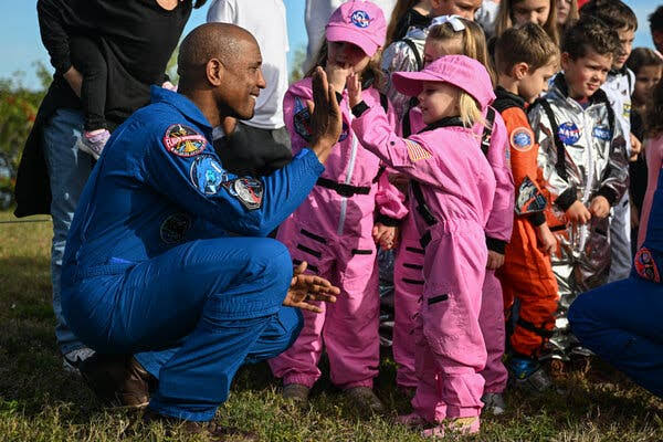 NASA Is Launching Astronauts to the Moon, but Americans Aren’t That Excited