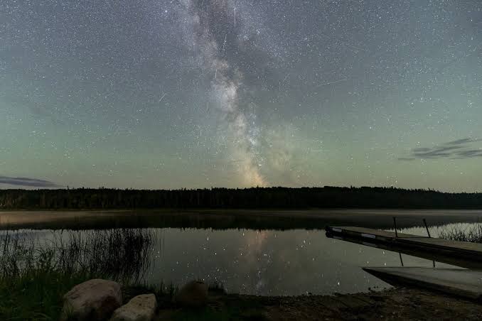 SpaceX satellites half the size of pickup trucks are falling from the sky — every day