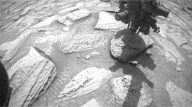NASA's Curiosity Mars Rover Was Stuck in a Rock: Watch It Free Itself