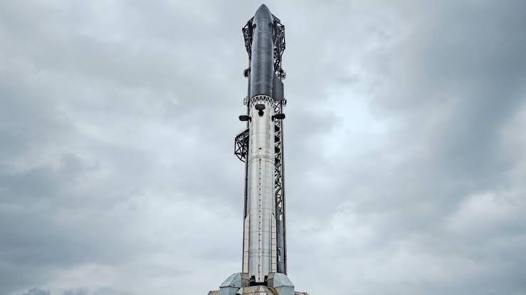 SpaceX stacks first Starship V3: The world's tallest rocket is ready for launch