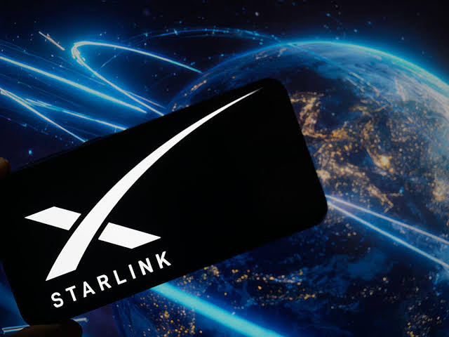 Starlink Satellite Breaks Apart in Orbit After Reported Anomaly