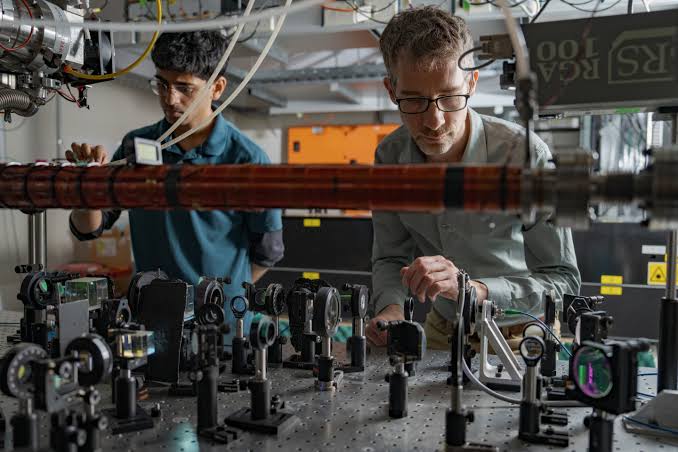 Pairs of atoms observed existing in two places at once for the first time