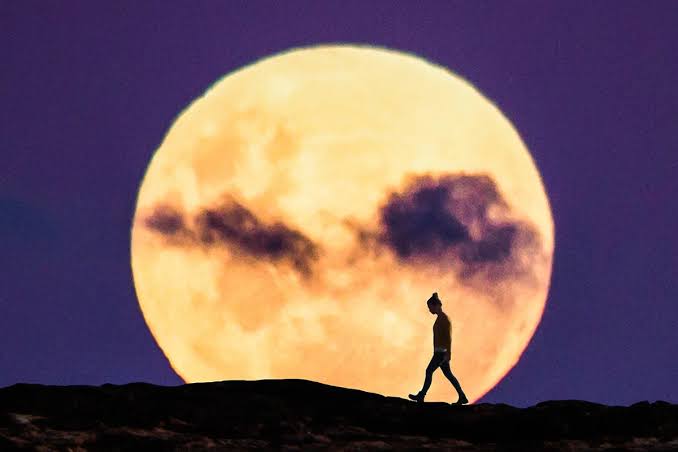 When does the Flower Moon 2026 rise tonight? Find out with our moonrise timetable