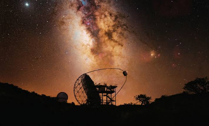Astronomers Just Found A Colossal Structure Behind The Milky Way