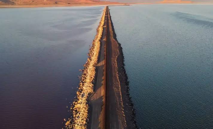 Scientists Just Discovered A 2.5-Mile-Deep Freshwater Reservoir Found Under Great Salt Lake