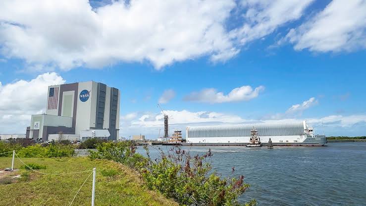 Core stage of NASA’s Artemis III delivered to Kennedy Space Center
