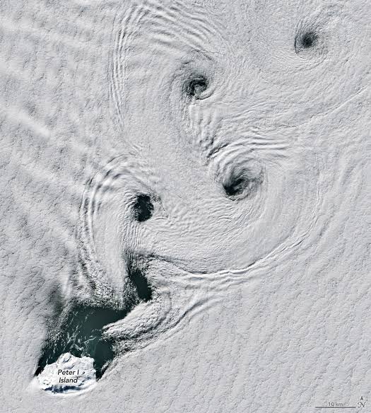 A Sea of Spinning Clouds