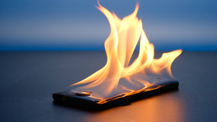 Your Old Smartphone Could Be A Fire Risk Hiding In Plain Sight