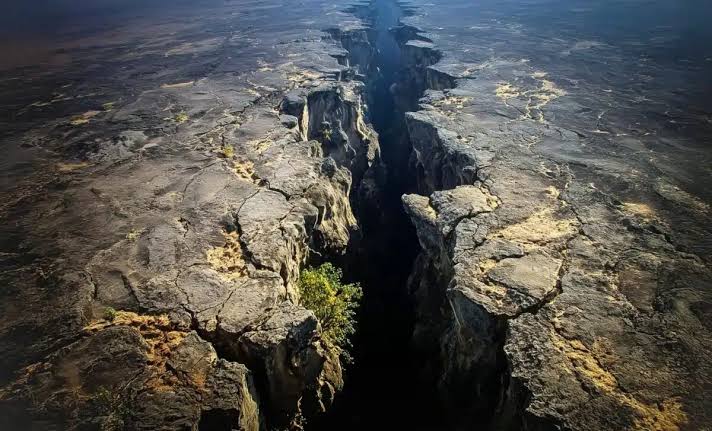 A Massive Fracture Is Splitting Africa Apart: Scientists Just Found the Critical Breaking Point