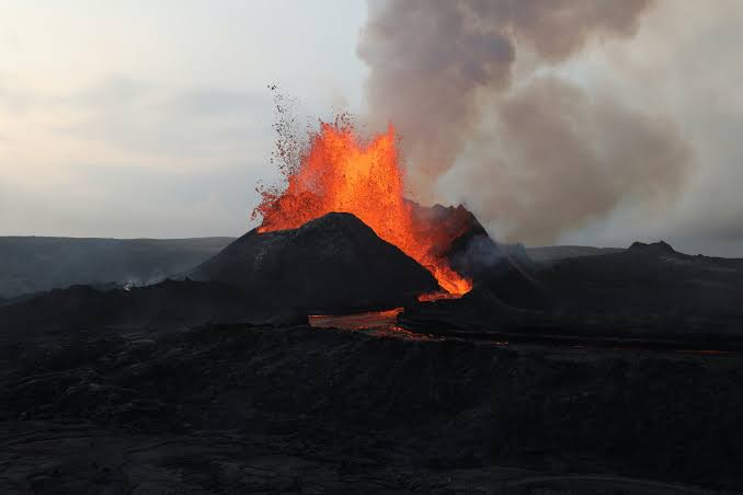 Major volcanic eruptions might be driven by gas dissolving back into magma