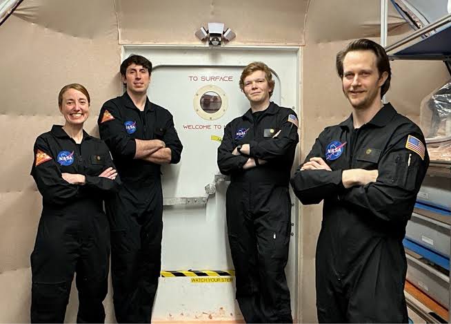 NASA’s Simulated Mars Mission Marks 200 Days Inside Habitat