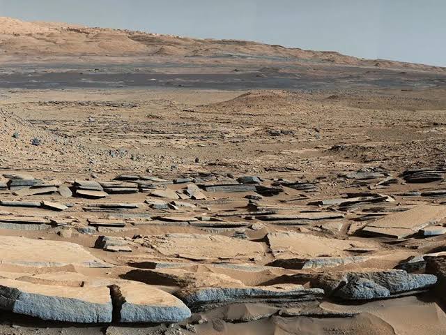 What new Mars discoveries say about the possibility of ancient life
