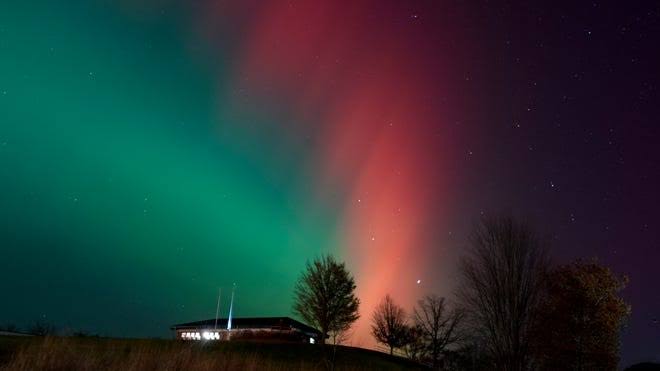 Look up, Iowa. Northern lights, Lyrid meteors may light up the sky