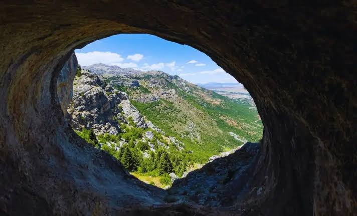 Archaeologists Thought These Remote Caves Were Empty, But They Found That Humans Lived Once Inside