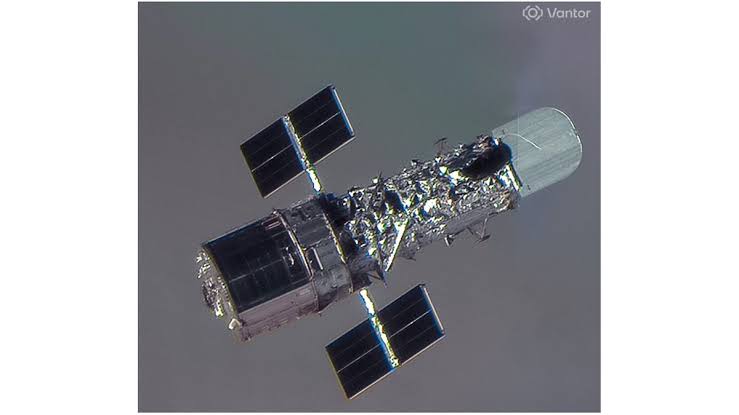 Satellite snaps amazing 36th birthday pic of Hubble Space Telescope (photo)